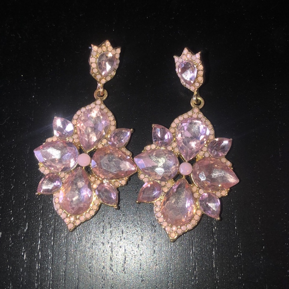 Light pink drop earrings